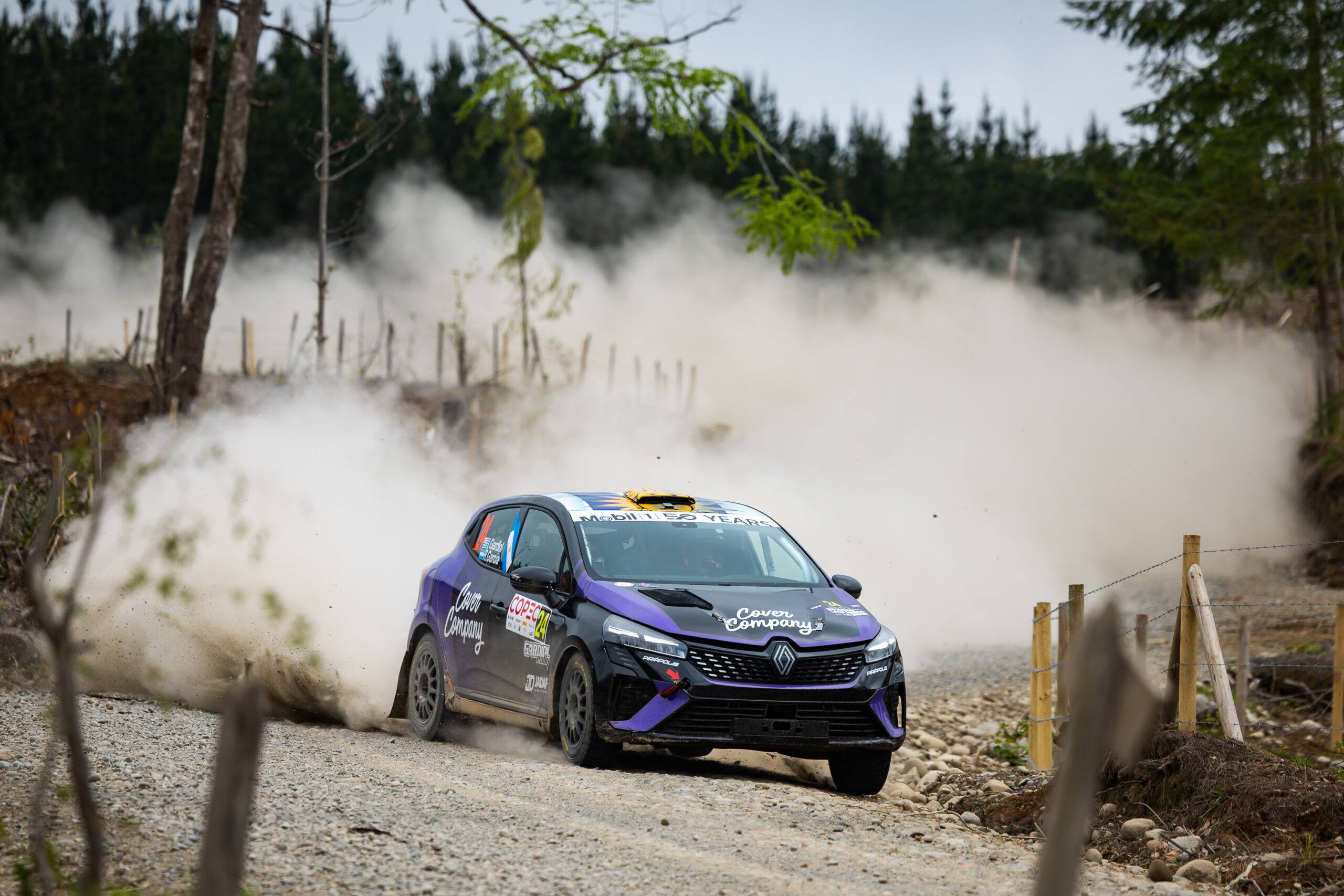 ALBERTO HELLER Y JORGE MARTÍNEZ NO SE DANTREGUA EN EL RALLYMOBIL RÍO BUENO-LAGO RANCO-LA UNIÓN