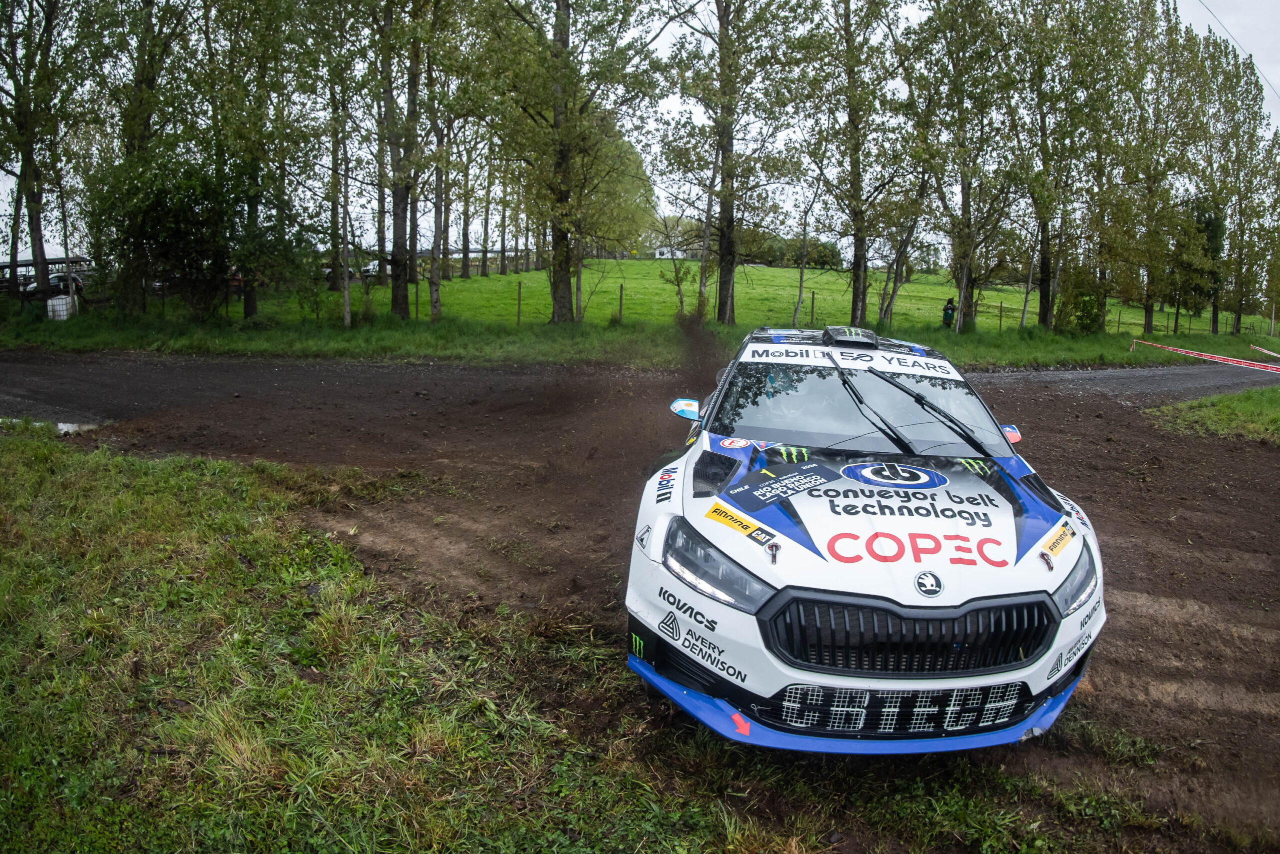 JORGE MARTÍNEZ E IGNACIO GARDIOL SE ADJUDICARON EL RALLY RÍO BUENO-LAGO RANCO-LA UNIÓN